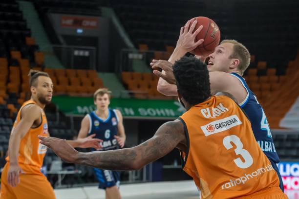 互换阵地 互换阵地