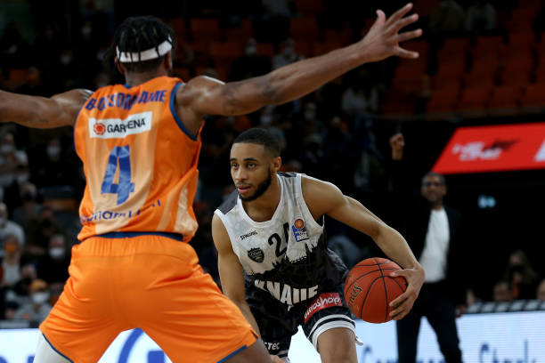 主教练为了 主教练为了